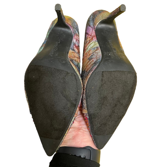 Torta Caliente Colorful and Shimmering Silver Metallic Point Toe Heels, … - Picture 4 of 6